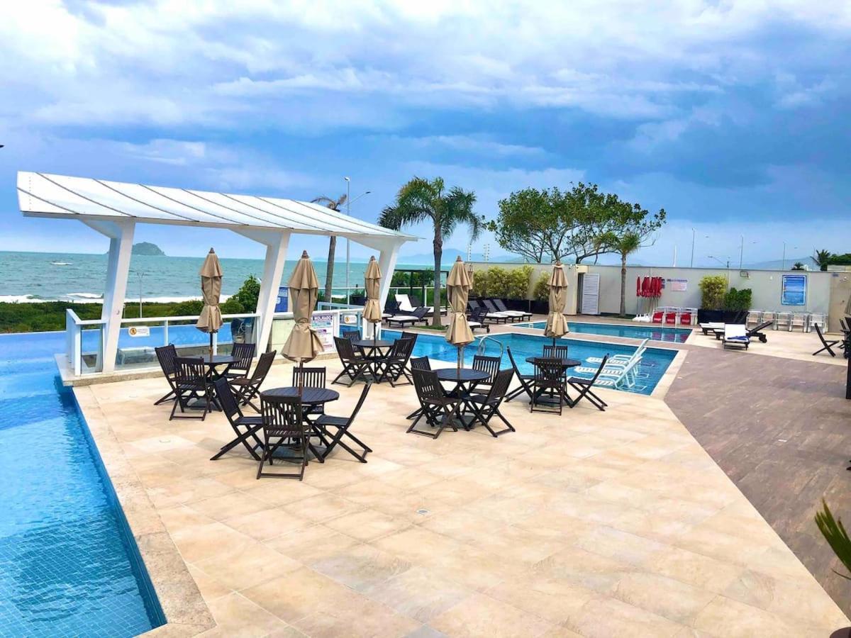 Ape Estilo Resort C/ Pe Na Areia E Vista Mar, Proximo Ao Beto Carrero Piçarras エクステリア 写真