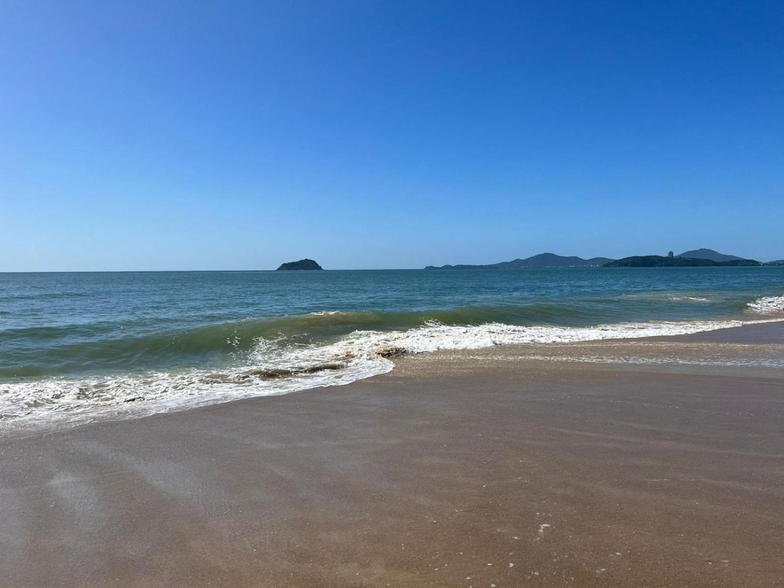 Ape Estilo Resort C/ Pe Na Areia E Vista Mar, Proximo Ao Beto Carrero Piçarras エクステリア 写真